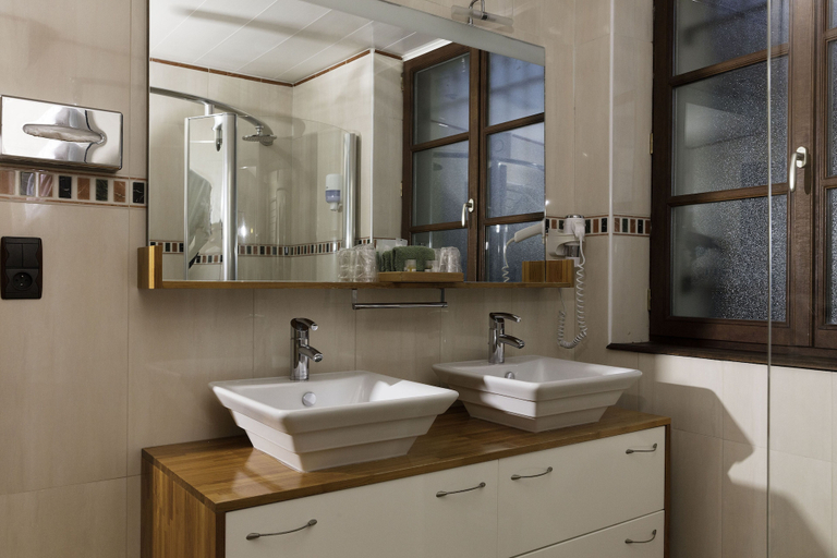 Bathroom 3, Hôtel L' Ecrin, Calvados