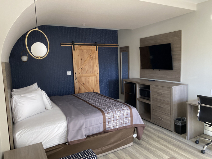 Bedroom 5, Palace Inn, Houston