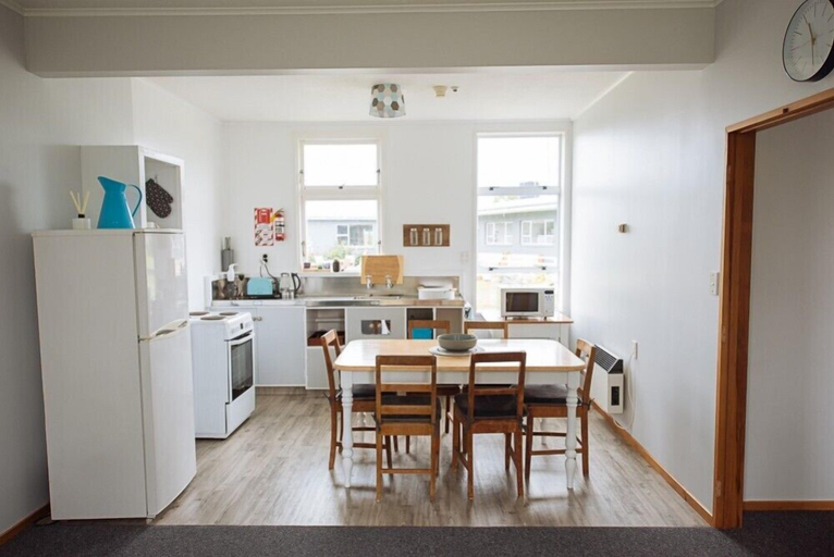 Others 5, Kowhai Flat, Clutha