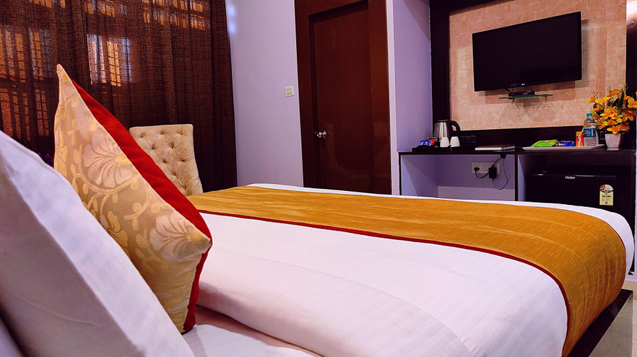 Bedroom 2, Hotel Aradhna Inn by ShriGo Hotels, Lucknow