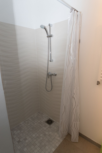 Bathroom 5, Le Domaine des Prés, Moselle
