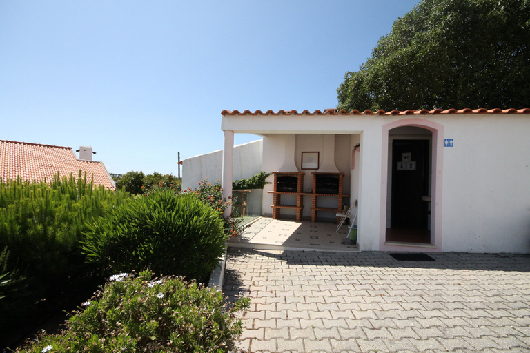 Exterior & Views, 37 Grannys House, Mafra