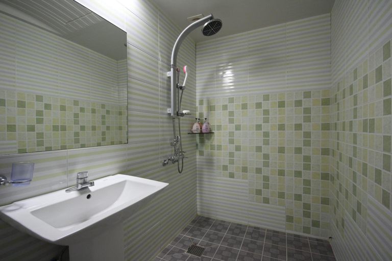 Bathroom 3, Hotel Lie, Geoje