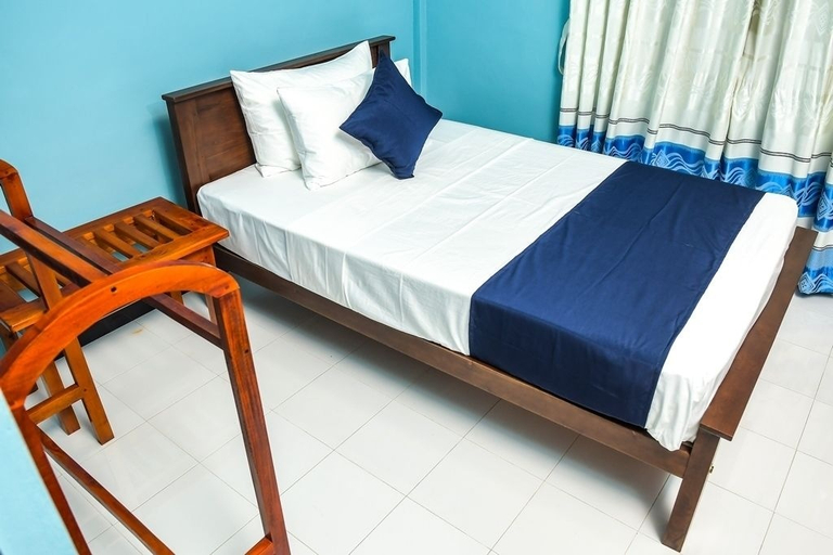 Bedroom 2, PP Rest Guest House, Trincomalee Town and Gravets