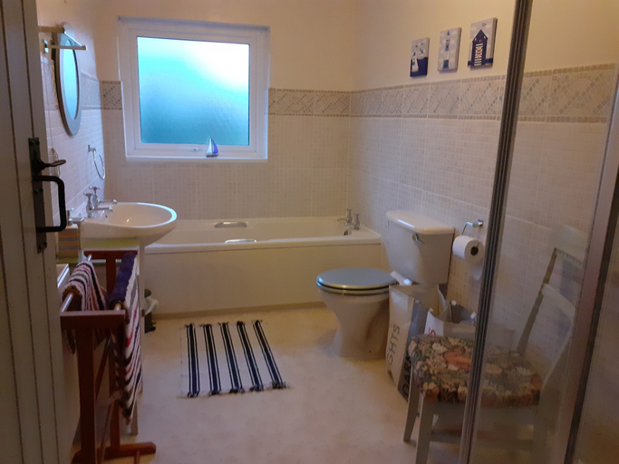 Bathroom 3, Inviting 3-bed Cottage Close to Pwllheli, Gwynedd