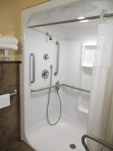Bathroom 3, Poplar Tree Inn, Division No. 1
