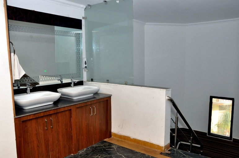 Bathroom 3, Hotel Bliss, Solan