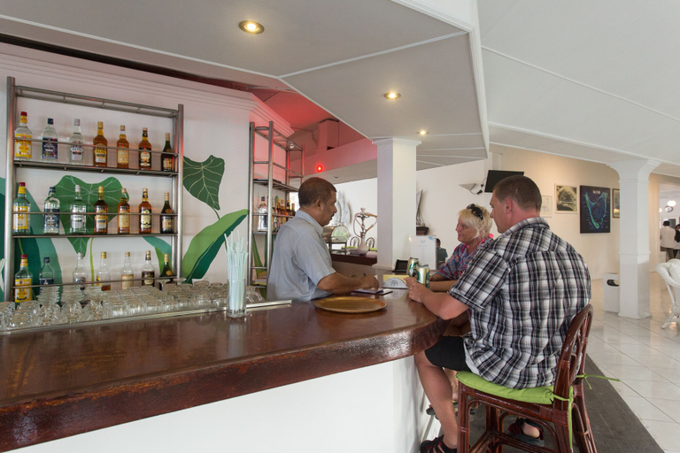 Food & Drinks 5, Equator Village
