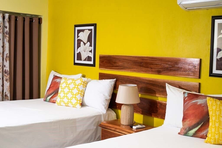 Bedroom 2, Airport Beach Hotel