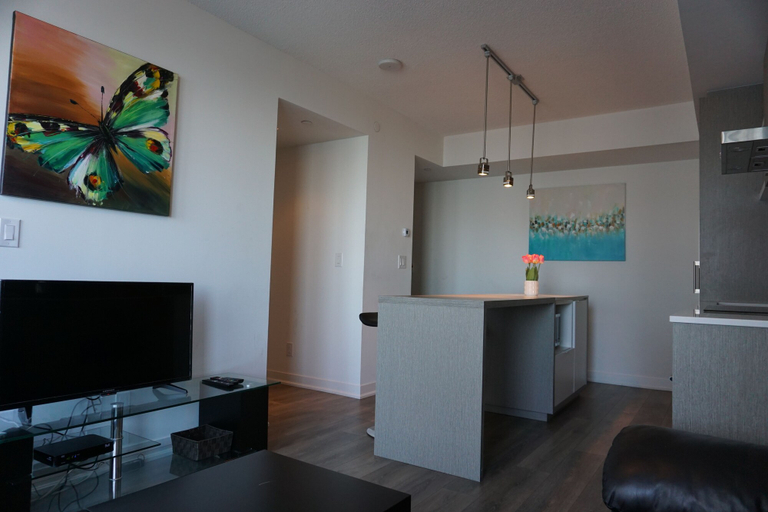Others 5, Aaira Suites at 1 York St, Toronto