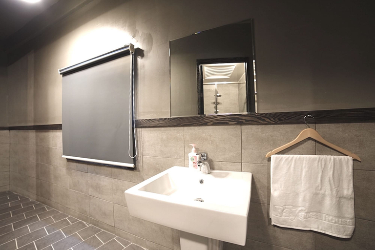 Bathroom 3, The Bay Guesthouse - Hostel, Haeundae