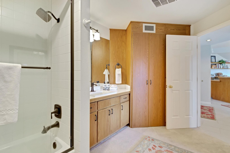 Bathroom 1, River Ridge at Mt Bachelor B, Deschutes