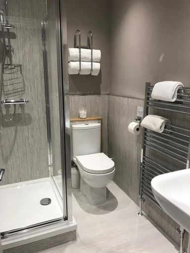 Bathroom 3, Crofthead Farm House, South Ayrshire