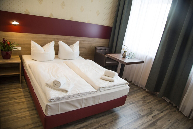 Bedroom 2, Alexander Business Hotel, Region Hannover