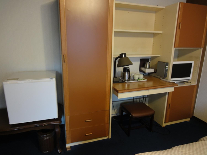 Bedroom 4, Business Royal Hotel, Nagasaki