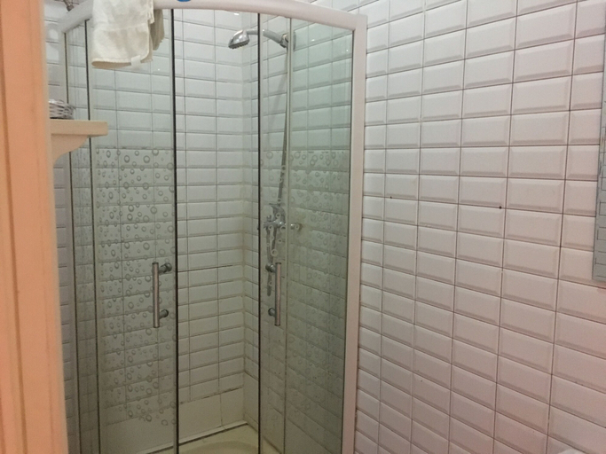 Bathroom 4, Bates Place Apartments, Eti-Osa