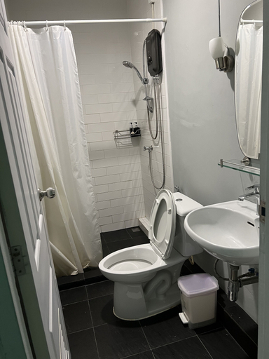 Bathroom 4, Phuket 346 Guest House, Pulau Phuket