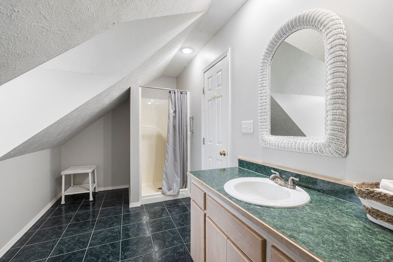 Bathroom 3, The Bradford, Stone