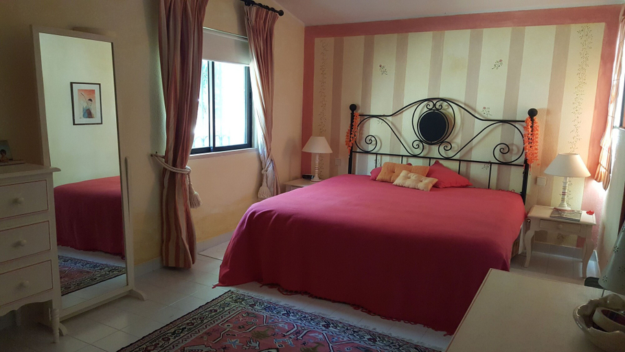 Bedroom 2, Dunas Douradas Beach Villa by Rentals in Algarve, Albufeira