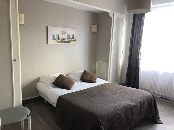 Bedroom 3, Europ'Hôtel, Morbihan