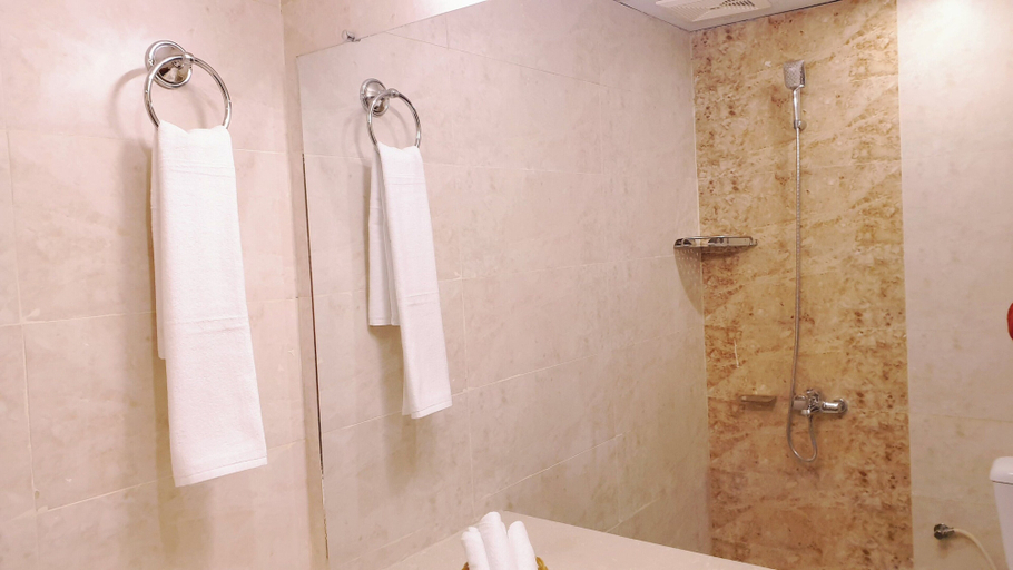 Bathroom 3, Hotel Grand Arena, Islamabad