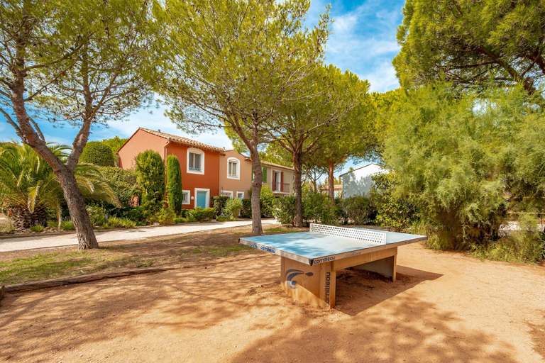Exterior & Views 2, Résidence Pierre & Vacances Le Hameau de la Pinède, Var