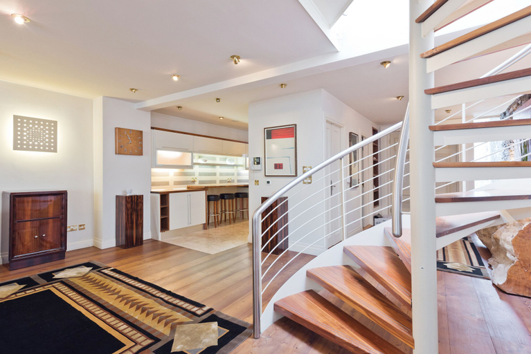 Others 5, The Brendan Gleeson Suite - hiphipstay, Dublin