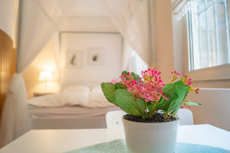 Bedroom 3, Timeless 2BR Near Downtown, Wien