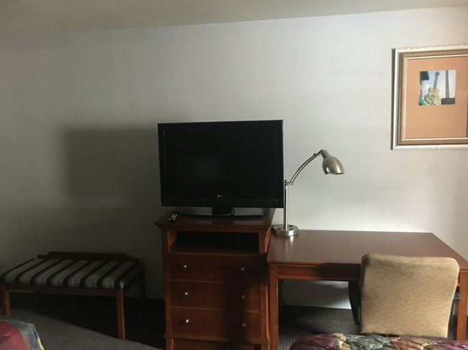 Others 4, Sunset Inn, Crittenden