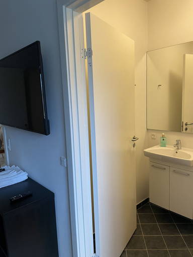 Bathroom 3, Essenbaekgaard B&B, Randers