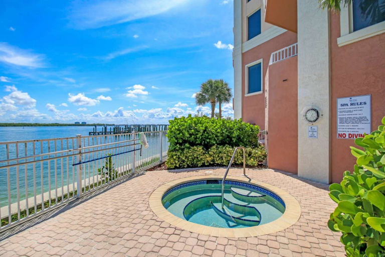 Sport & Beauty 5, Lovers Key Resort 906, Lee