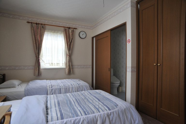 Bedroom 2, Otaru Nishikien, Otaru