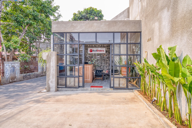 Exterior & Views 1, RedDoorz Syariah Premium @ Cilandak Timur 2, South Jakarta
