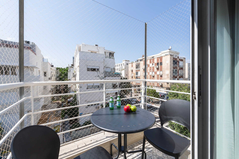 Others 5, F33 by TLV2RENT