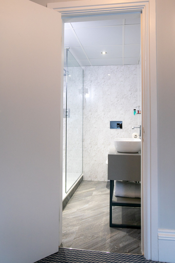 Bathroom 3, Wroxall Abbey Hotel, Warwickshire