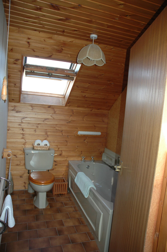 Bathroom, The Old Croft, Highland