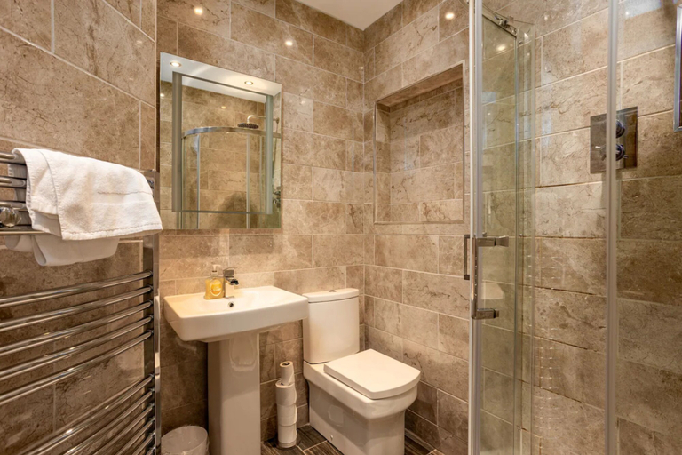 Bathroom 2, Blackfriars Residence - Beautiful Home, Edinburgh