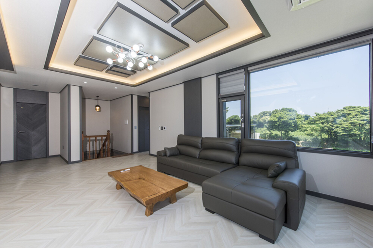 Others 5, The Some Plus Onpyeong, Seogwipo