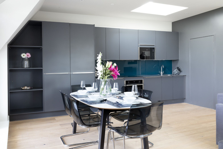 Others 5, Hampden apartments - The Richard, Slough