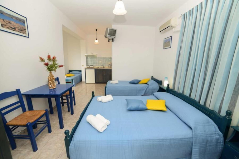 Bedroom 2, Dina Hotel, North Aegean