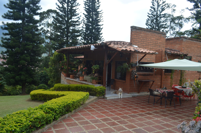 Exterior & Views, Hotel campestre, Copacabana