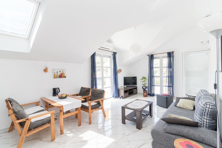 Others 4, Apartments Mare, Postira