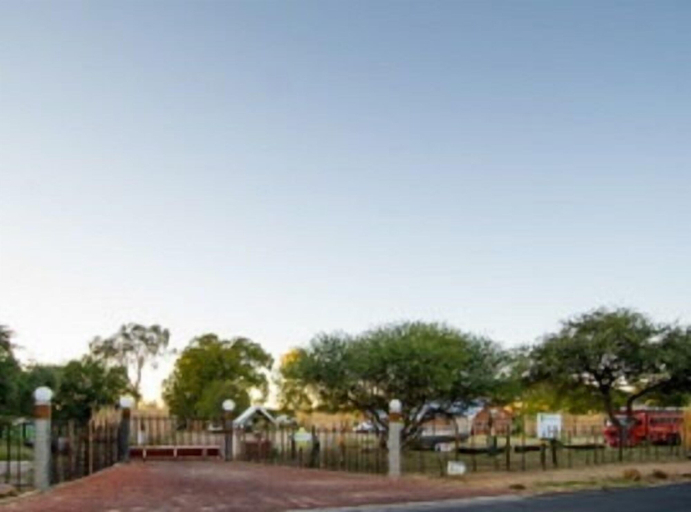 Property grounds 3, Urbancamp.Net Camping Leisure Windhoek, Windhoek East