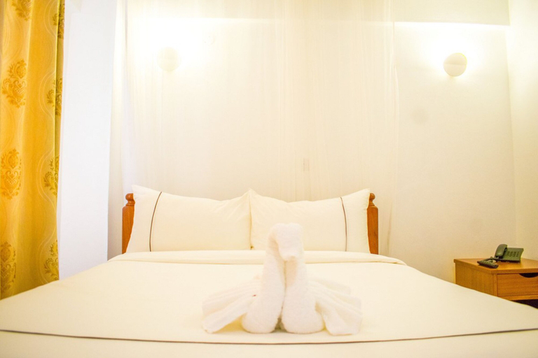 Bedroom 4, Shadenet Hotel, North Imenti