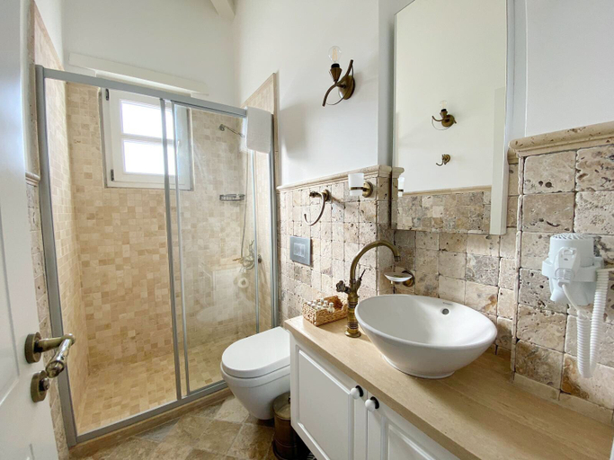 Bathroom 5, Fatma Hanım Konagi Alacati, Çeşme