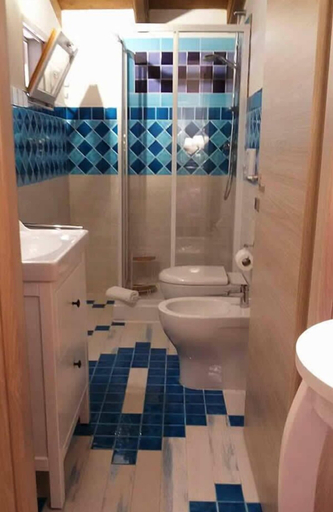 Bathroom 5, Sole e Sale b&b, Cagliari