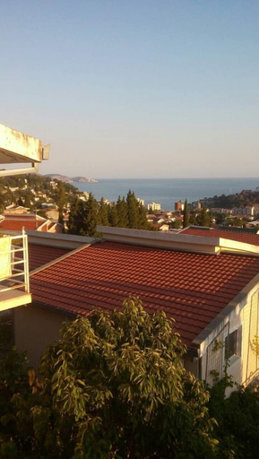 Others 3, Sutomore View
