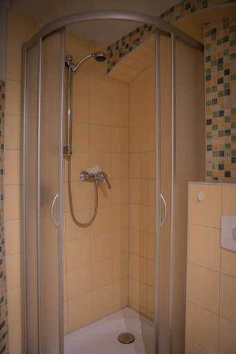 Bathroom 5, ApartOne, Bautzen