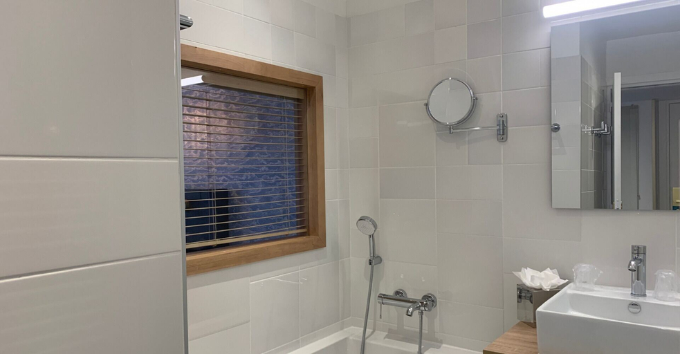 Bathroom 4, Hotel La Piscine, Var