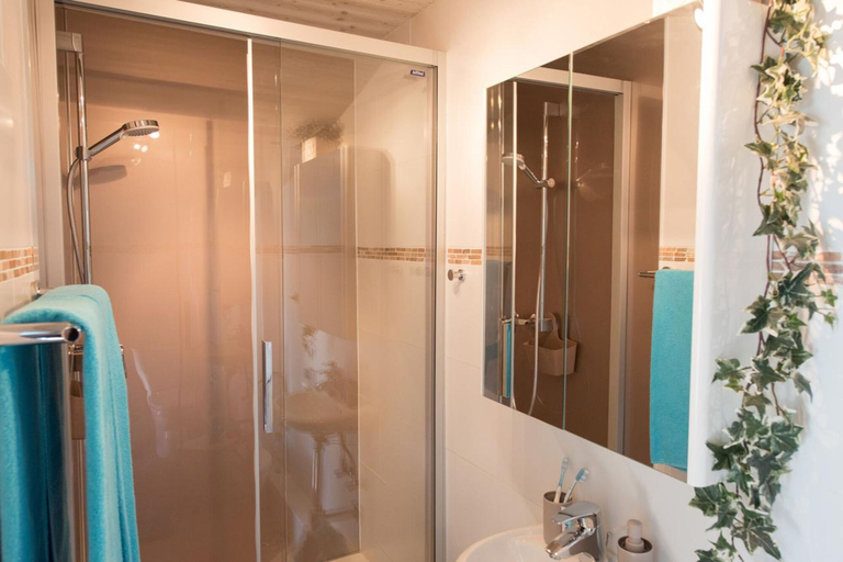 Bathroom 4, Chez Constance, Martigny